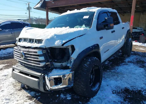 2014 Toyota Tundra Sr5 5.7L V8 z USA, uszkodzony, nr VIN 5TFDY5F18EX412754